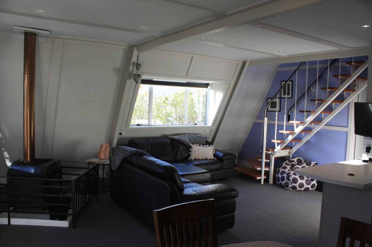 Classic A-Frame On Milford Te Anau Kültér fotó